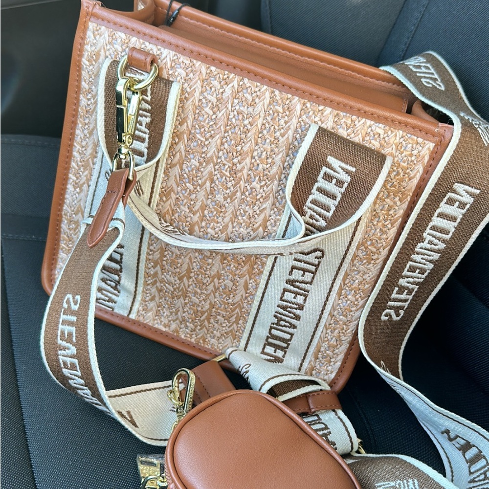 Steve Madden Bwebber crossbody bag - Picture 7 of 16